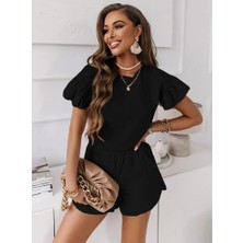 Siyah Fırfırlı Kollu Şort Takım – Rahat ve Şık Günlük Stil