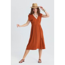 Los Banditos V Yaka Sırt Dekolteli Midi Elbise