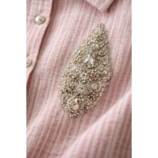 Gönülden Tasarım Pembe Beyaz Çizgili Zirkon Taş Işleme Kadın Gömlek