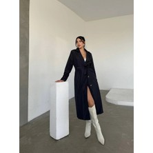 Kuşaklı Uzun Lacivert Trençkot – Düğmeli, Yırtmaç Detaylı