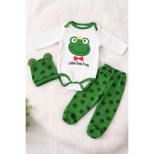 Tenra Kurbağa Desenli Erkek Bebek 3’lü Takım – Uzun Kollu Çıtçıtlı Body, Patikli Pantolon ve Şapka Set