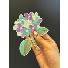 Gönülden Tasarım Ütü Ile Yapışan Mor Beyaz Çiçekli Arma Dikiş Aplike 13X12 cm