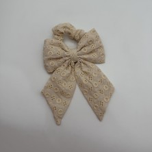 Mare Accessories Krem Fiyonk Detaylı Scrunchie Toka