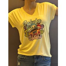 Gönülden Tasarım Labubu Baskılı Kadın V Yaka Sarı T-Shırt