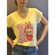 Gönülden Tasarım Labubu V Yaka Sarı Kadın T-Shırt