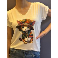 Gönülden Tasarım Etnik Kedi Baskılı V Yaka Kadın T-Shirt