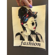 Gönülden Tasarım 3 Boyutlu Kız Görselli Arma Dikiş Aplike 22X18 cm