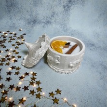 YummiVia Atlı Karınca Desenli Beton Mum, Ahşap Fitilli, %100 Bitkisel, Portakal Kokulu, Tarçınlı Mum