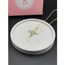 Alsem Korumalı San Benito Madalyon Detaylı Haç Kolye , Isa Figürlü Haç Kolye Gold Kaplama