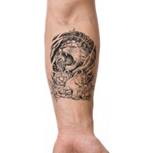 Dövme Kutusu Geçici Dövme | Aslan, Kral ve Aile Tasarımı – Gücün, Liderliğin ve Aile Bağlarının Simgesi