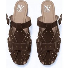 Ne&Ve Shoes Kahve Süet Pim Detaylı ve Tokalı Kadın Kare Burun Sabo Terlik