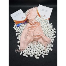 Kulplu Kadınlar Pembe Desenli Ipek Şal (Model 2)