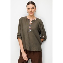 Desen Triko Kadın Açma Yaka Yakası Etnik Nakışlı Gömlek Haki