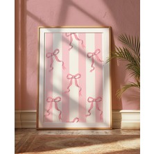 Des Vu Print Pembe Coquette Kurdele Temalı Çerçevesiz Poster