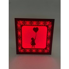 Sanatın En Aydınlık Hali: Kalpli Kız Gece Lambası