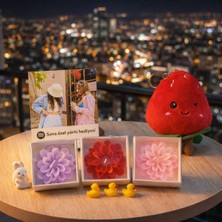 İnci Sepette Fotoğraflı hediye kutusu-çilek-anahtarlık-ördek ve tavşan masa süsü & 3 renk mum