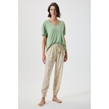 Catherine's V Yaka Kroşeta Detaylı Çiçek Desenli Pijama Takımı