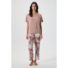 Catherine's Soyut Desenli V Yaka Pijama Takımı