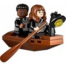 LEGO Harry Potter Hogwarts Şatosu Kayıkhanesi 76426 350 Parça Hediyelik Eğlenceli Oyun Seti