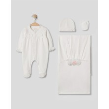 Çiçek Detaylı 4'lü Yenidoğan Kız Bebek Hastane Çıkışı %100 Pamuk Oeko Tex Sertifikalı