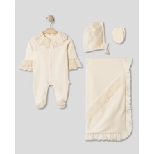 Dantel Kollu 4'lü Yenidoğan Kız Bebek Hastane Çıkışı %100 Pamuk Oeko Tex Sertifikalı