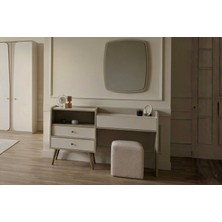 Doressa Zenia Sifonyer