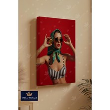 Tablo Royale Gözlüklü Tatil Yapan Kadın Dekor Kanvas Tablo - Salon Tablo - Ofis Tablo