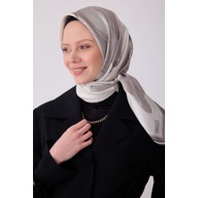 Belli Çiçek Desen Ipek Twill Eşarp   - 2026 Ilkbahar-Yaz (T)   4303-04