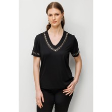 Eskişehir Mağazacılık 71382 Onteks Bluz Önü ve Kolları Taşlı V Yaka