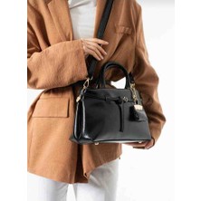 Kadın el ve omuz çantası