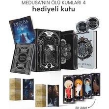 Medusa'nın Ölü Kumları 4 - Hediyeli Tekli Kutu (Ciltli)