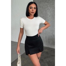 Rahat ve Şık Kısa Kollu Bisiklet Yaka Likralı Viskon Penye Body Ekru ( Lisinya )