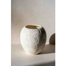 BerMey Minimalist Beyaz Mineral Döküm Vazo - Organik Dalga Desenli Dekoratif