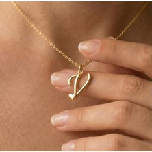 Ashak Accessories Kadın 925 Ayar Gümüş Zincirli V Harfi Kalpli Baş Harfli Kalp Harf Alfabe Isim Kolye