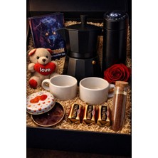 Artopio Moka Pot Hediye Seti (3 Cup) , Dijital Termoslu , Özel Espresso ve 2'li Fincan   Konsept Kahve Hediye Seti
