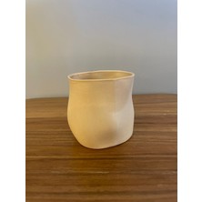 Atölye no17 Bej Porselen Asimetrik Kupa (Large)