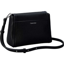 Calvin Klein Siyah Kadın Çapraz Çanta LV04F3511GUB1