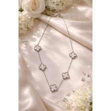 Banum Luxury Gümüş Renkli Yonca Kolye