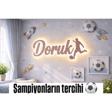 Runc Design Kişiye Özel LED Işıklı Ahşap Isimlik – Kız Çocuk Odası Duvar Dekoru – 3D Harfli Gece Lambası