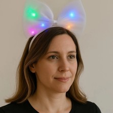 Bucuks Mey Ithalat® Rengarenk LED Işıklı Fiyonk Şekilli Tül Parti Tacı Beyaz Renk 25X25 cm