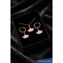 Trend Collection Minimal Yaprak Kolye ve Küpe Seti – Gold-Pembe Çelik Kadın Takı Seti