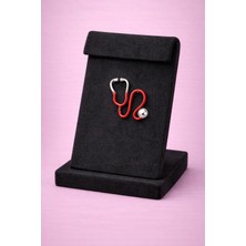 Mdm Style Stetoskop Figürlü Kırmızı Broş