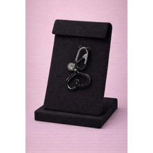 Mdm Style Stetoskop Figürlü Broş – Sağlık Çalışanlarına Özel Yaka Iğnesi