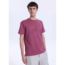 Discovery Expedition D6SM-TST3791 Koyu Pembe Bisiklet Yaka Relaxed Baskılı Erkek T-Shirt