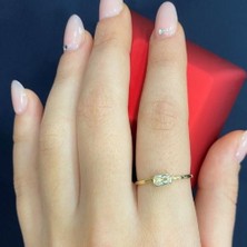 Hepimitu Beyaz Taşlı  Altın Tektaş Yüzük YZA.104.01