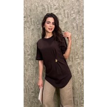 Leilaa Gold Broş Detaylı Asimetrik T-Shirt