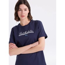 Jeep Bisiklet Yaka Baskılı Lacivert Kadın T-Shirt J6SL-TST7175