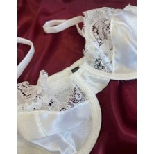 Dantel Detaylı Saten Sütyen Takımı