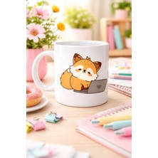 isiltikidsmoda Sevimli Tilki Tasarımlı Porselen Kupa Model 115 – Laptoplu Tatlı Tilki Figürlü Ofis & Ev Kullanımı Için Kahve Kupası