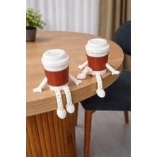 Printifya Dekoratif Oturan Kahve Bardağı Figürü – Hareketli Bacaklı Masa Süsü – 3D Baskı Dekor